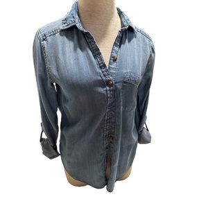American Eagle Denim Button Up Shirt Size XS *NWT*